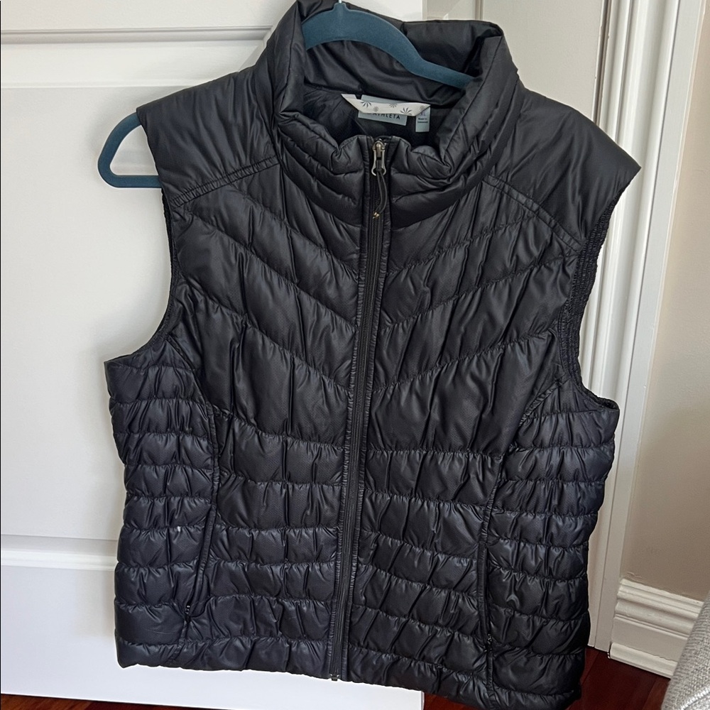 Women's Athleta Black Quilted Vest
